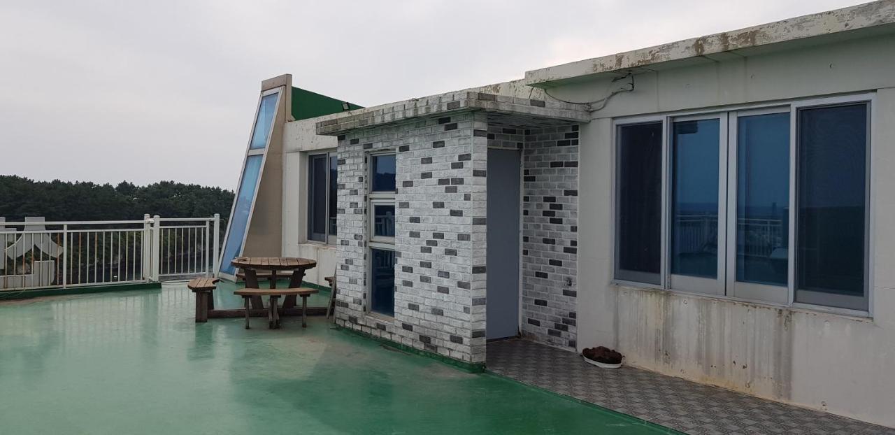 Seom Story Pension Seogwipo Exterior photo